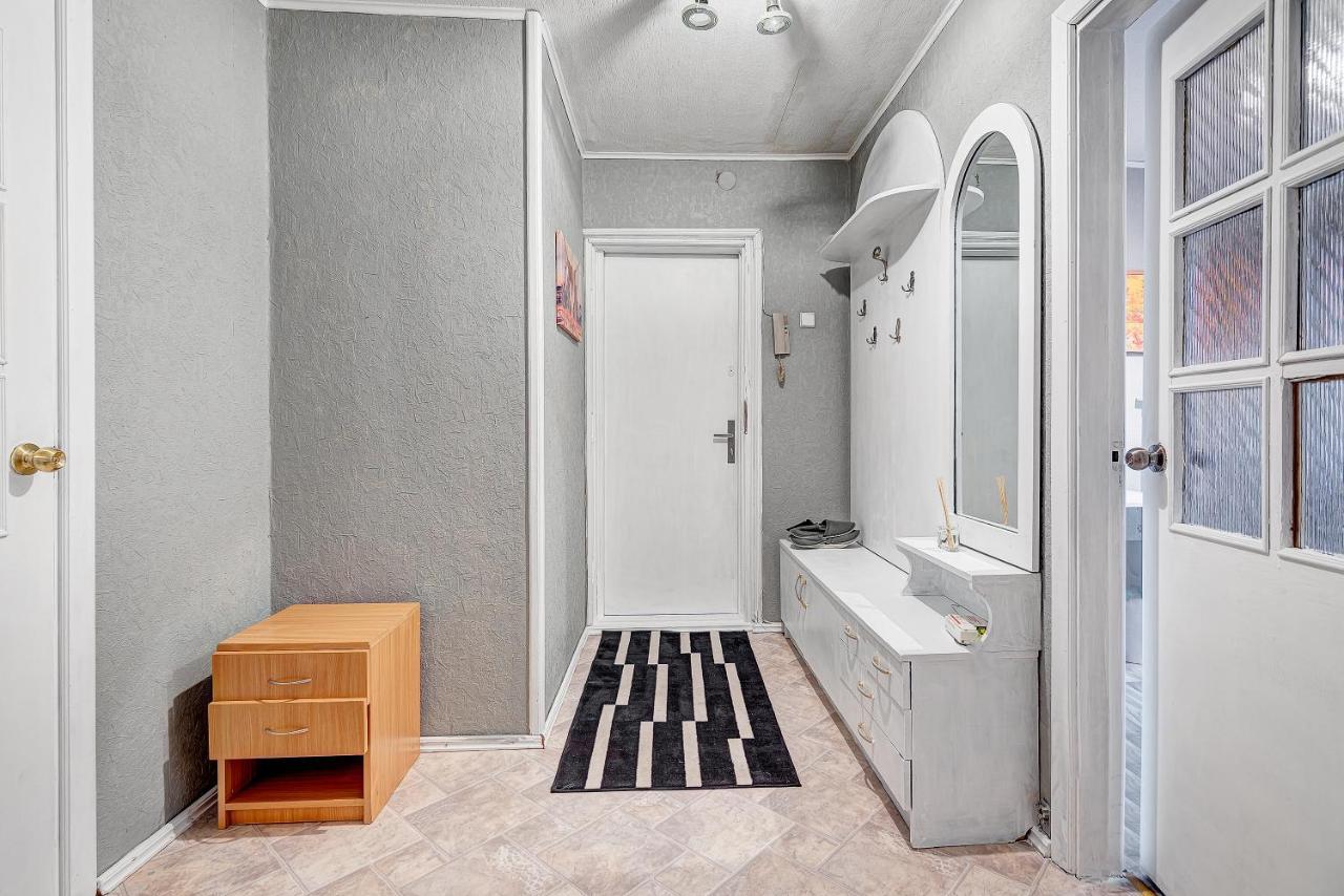 Private With Balcony Next To Station * Vilnius
